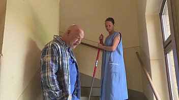 Imagen Die Putzfrau im Waschkeller hart gefickt HD – deutsch liliputfick